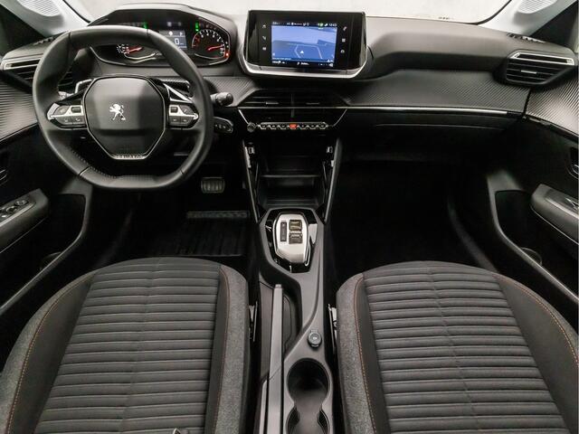 Peugeot 208 1.2 PureTech Allure Sport Automaat (APPLE CARPLAY, GROOT NAVI, LANE ASSIST, SPORTSTOELEN, CRUISE, PARKEERSENSOREN, DAB+, NIEUWSTAAT)