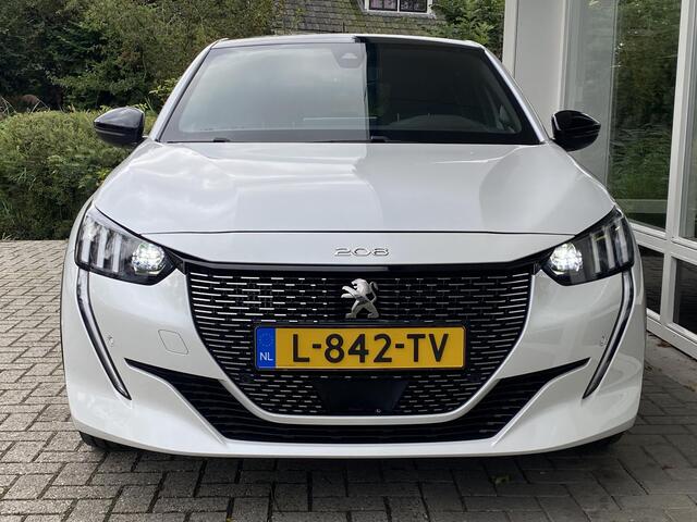 Peugeot 208 GT 1.2T 100pk | Digital Cockpit | Navigatie | Achteruitrijcamera | Keyless Entry | Dodehoek detectie | Parkeersensoren voor & achter