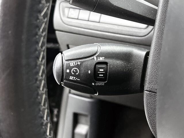 Peugeot 208 82pk Blue Lease Executive | Rijklaar | Navigatie | Climate Control | LM Velgen |