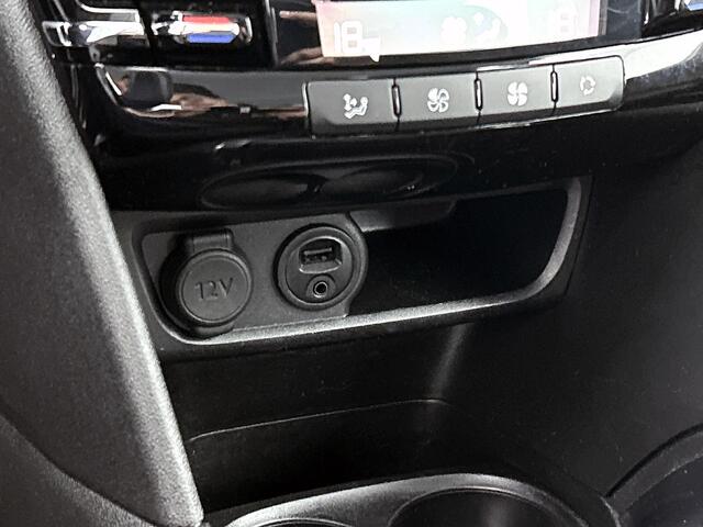 Peugeot 208 82pk Blue Lease Executive | Rijklaar | Navigatie | Climate Control | LM Velgen |