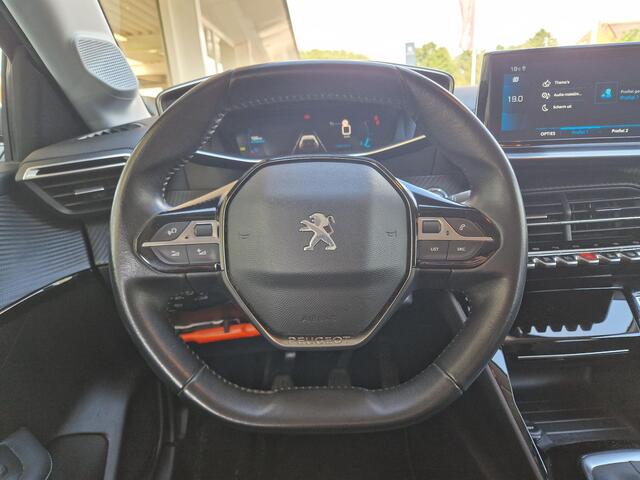 Peugeot 208 1.2 PureTech Blue Lease Allure | Trekhaak | Climate & Cruise Control | Navigatie | 3D-Cockpit |