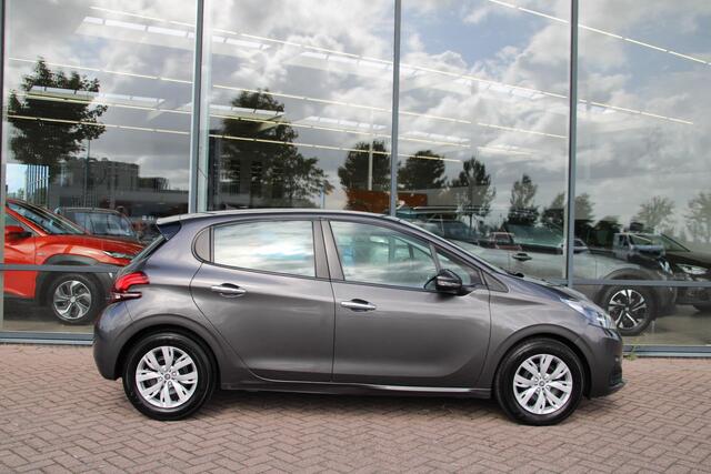 Peugeot 208 1.2 PureTech Active Airco Navi Carplay DAB 5-drs