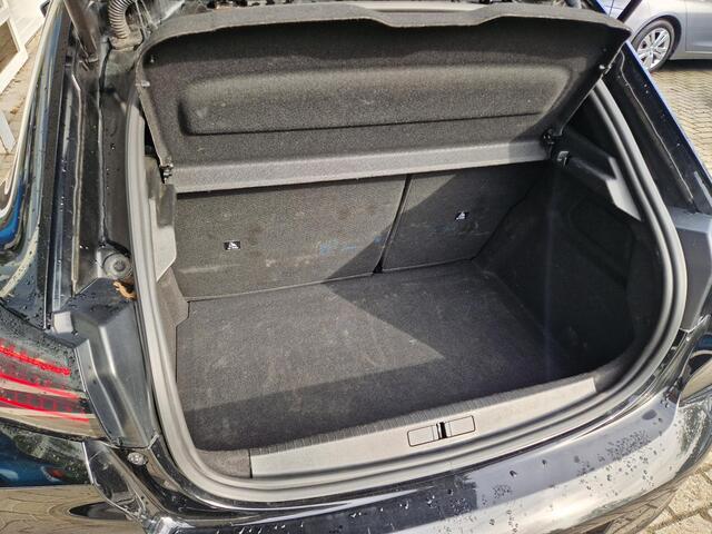 Peugeot 208 1.2 PureTech 100 GT | Navigatie | Climate & Cruise Control | Parkeersensoren met Camera | AppleCarPlay/AndroidAuto |