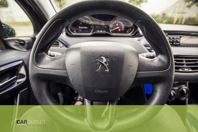 Peugeot 208 1.2 PureTech Access Dealeronderhouden 208! NIEUWE APK bij AFLEV. Heeft wat lichte deukjes op dak en rechterv.portier maar nette auto verder.