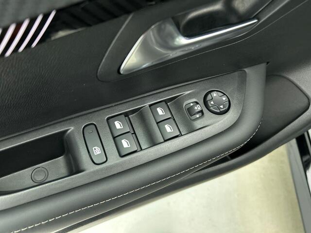 Peugeot 208 1.2 Hybrid 100PK Automaat Allure Navigatie Apple Carplay/Android Auto Airco Camera Parkeer sensoren Cruise Control LED
