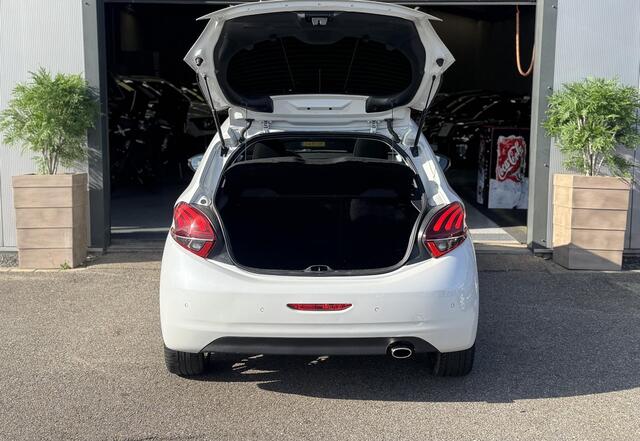 Peugeot 208 1.2 PureTech GT-line /PANO/ AUTOMAAT /GARANTIE/