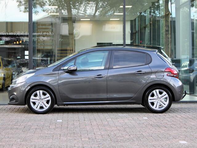Peugeot 208 1.2 PureTech Signature | Navi / Airco / Trekhaak
