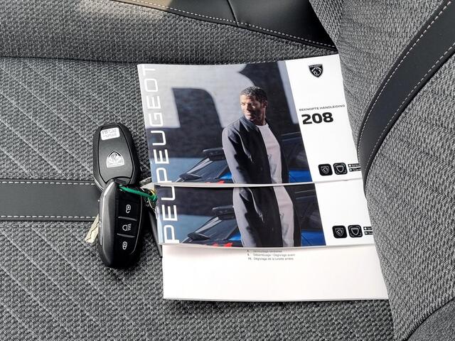 Peugeot 208 1.2 100pk Allure / Fabrieksgarantie tot 26-02-2027 / Navigatie / Android Auto/Apple Carplay / Rondomzicht Camera / Stoelverwarming