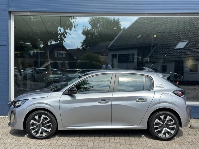 Peugeot 208 1.2 Hybrid 110 PK Style | NETTO DEAL | Automaat | Nieuw Model 2025! | Hybride Elektrisch rijden met Automaat | Navigatie via Telefoon | LED Verlichting | Apple Carplay/Android Auto | Cruise Control | Stoelverwarming |