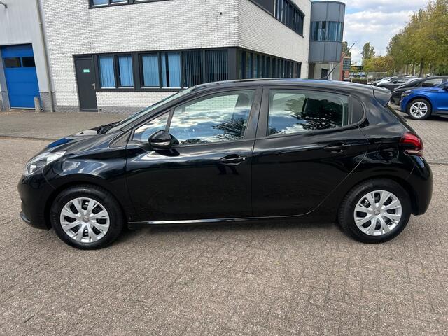 Peugeot 208 1.2 PureT. Blue Lion NAVI CRUISE PDC CARPLAY NAP!
