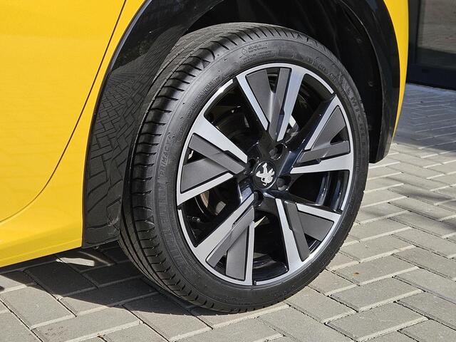 Peugeot 208 1.2 GT-Line Carplay Digitaal dash Navi LM17