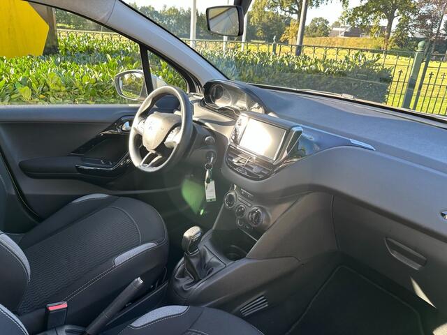 Peugeot 208 1.2 PureTech Active Cruise / Bluetooth