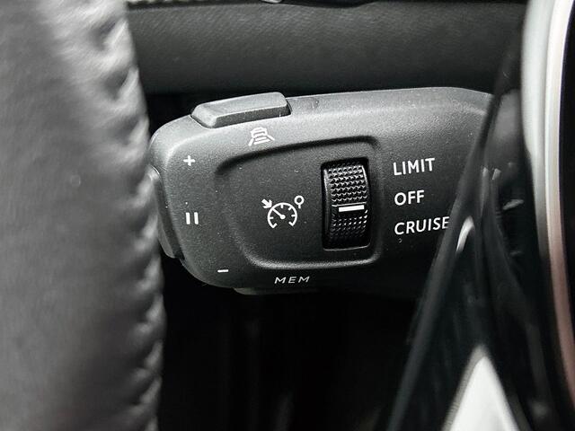 Peugeot 208 1.2 Hybrid 100PK Automaat Allure | Navigatie | Apple Carplay/Android Auto | Airco | Camera | Parkeer sensoren | Cruise Control | Led | Lichtmetalen Velgen