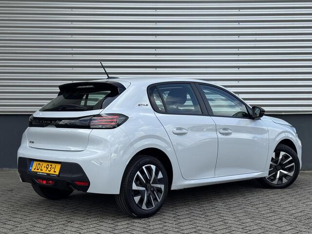Peugeot 208 Style 1.2 Turbo 100pk | NIEUW | AIRCO | APPLE CARPLAY / ANDROID AUTO | PARKEERHULP | CRUISE CONTROL