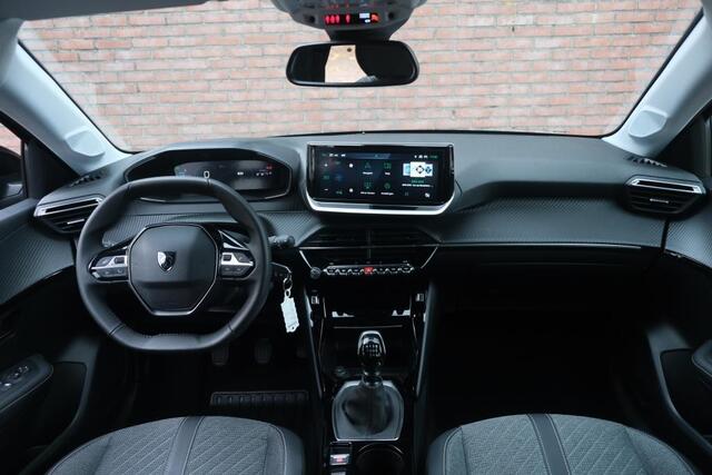 Peugeot 208 1.2 PureTech 100pk Allure | Navi | App Connect | Climate | Adaptive Cruise | Camera | Blind Spot | PDC