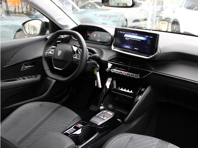 Peugeot 208 1.2 Hybrid 110 e-DCS6 Allure VOORRAAD KORTING | Automaat / Camera / Navi / Climate