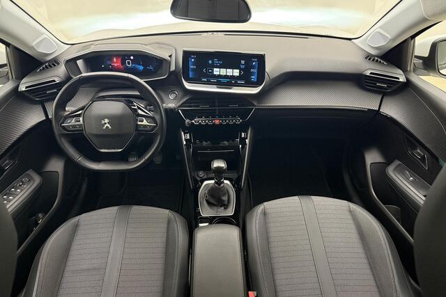 Peugeot 208 1.2 PureTech Allure Pack 100 PK | Handgeschakeld | Camera | Parkeersensor | Start/stop | Navigatie | Cruise Control | Mirror Screen | BTW auto | 1e eigenaar