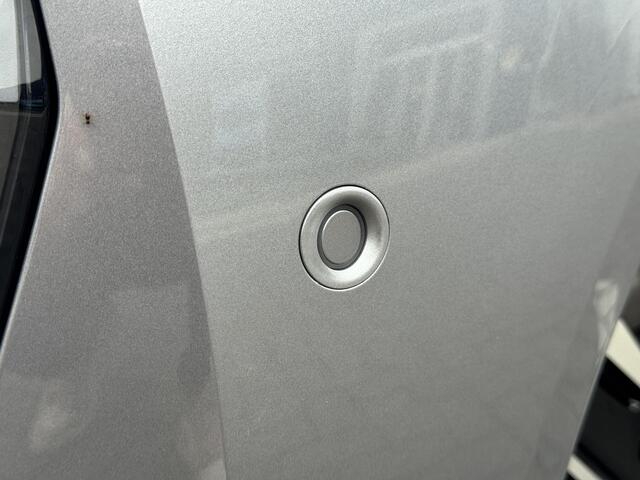 Peugeot 208 Allure 1.2 PureTech 100PK Navigatie, Camera Voor & Achter, Parkeersensoren, Apple Carplay, Android Auto