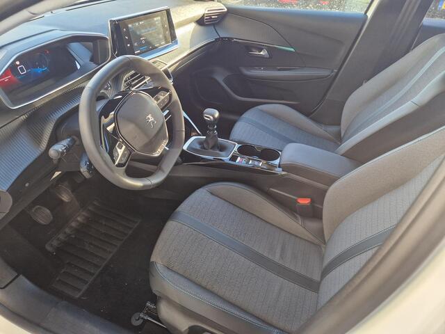 Peugeot 208 1.2T 100pk Allure Pack | Climate & Adaptive Cruise Control | Stoelverwarming | AppleCarplay/Android Auto |