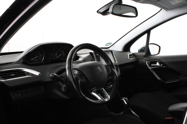 Peugeot 208 1.2 PureTech Blue Lease Executive > Cruise control/Navigatie/Parkeersensor a...