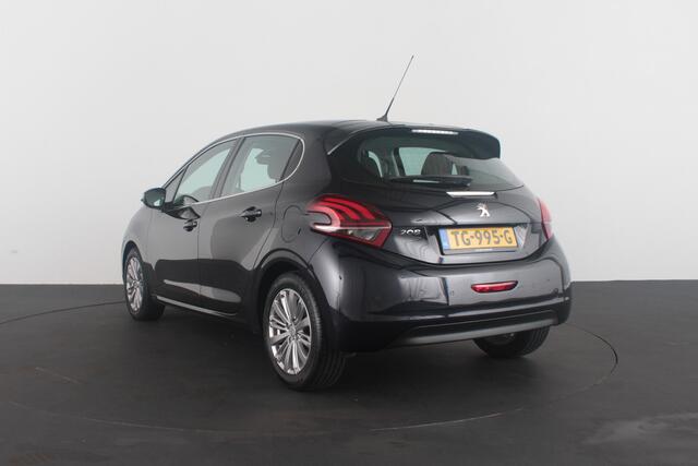 Peugeot 208 1.2 PureTech Blue Lease Executive > Cruise control/Navigatie/Parkeersensor a...