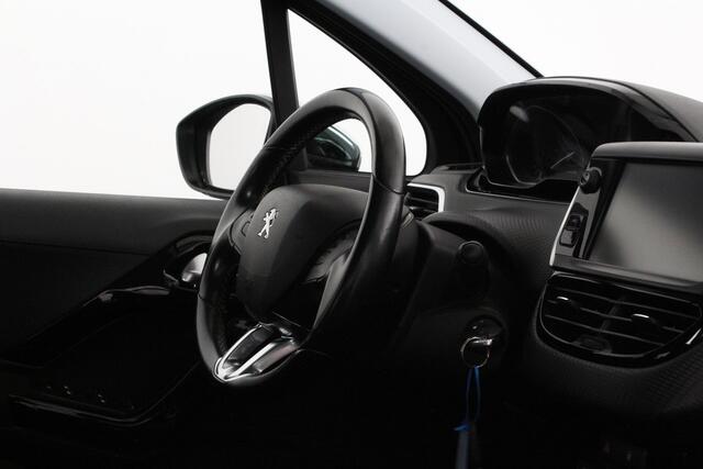 Peugeot 208 1.2 PureTech Blue Lease Executive > Cruise control/Navigatie/Parkeersensor a...