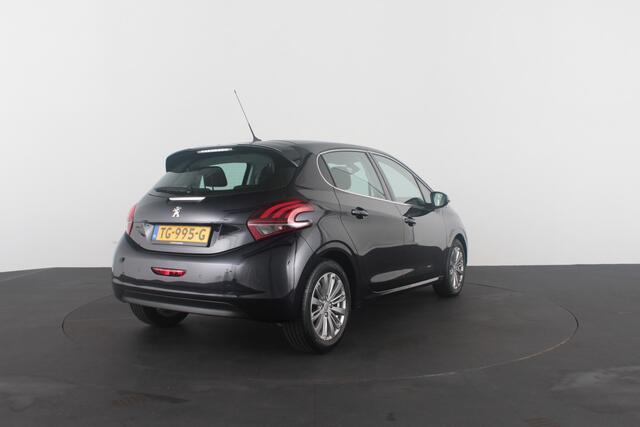 Peugeot 208 1.2 PureTech Blue Lease Executive > Cruise control/Navigatie/Parkeersensor a...