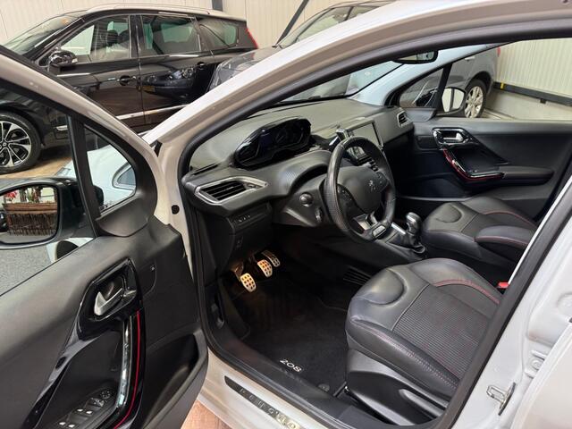 Peugeot 208 1.2 Pure Tech GT-Line / NAVI / PANORAMADAK / CLIMA / CAMERA /