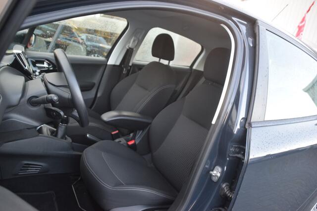 Peugeot 208 1.2 PureTech Blue Lion Carplay | DAB | AC | PDC | Navi | Bluetooth | Cruise