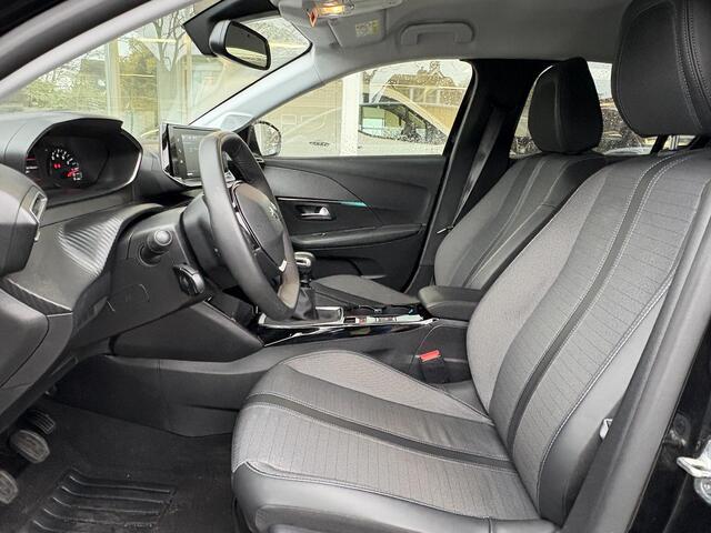 Peugeot 208 1.2T 100pk Allure Pack | Keyless Entry | Stoelverwarming | Apple Cayplay/Android Auto | Achteruitrijcamera | Privacy Glass | LED koplampen