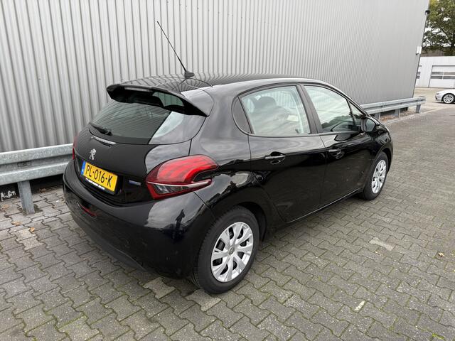 Peugeot 208 1.2 PureTech Active 144Dkm.NAP, 5-Drs, A/C, Navi, - Inruil Mogelijk -