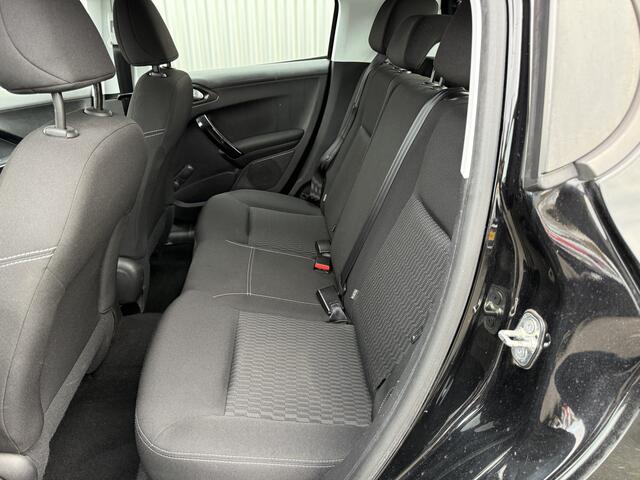 Peugeot 208 1.2 PureTech Active 144Dkm.NAP, 5-Drs, A/C, Navi, - Inruil Mogelijk -