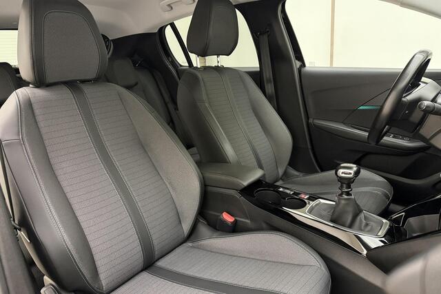 Peugeot 208 1.2T Allure | 100PK | Navigatie | Parkeer Sensoren Achter | Cruise Control | Stop/Start Knop | Bluetooth | DAB+ |