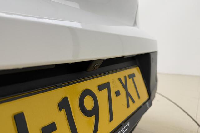 Peugeot 208 1.2 PureTech Blue Lease Active 75 PK | Handgeschakeld | Airco | Navigatie | Parkeersensor | Cruise Control | Licht Metalen Velgen | Camera | 1e eigenaar