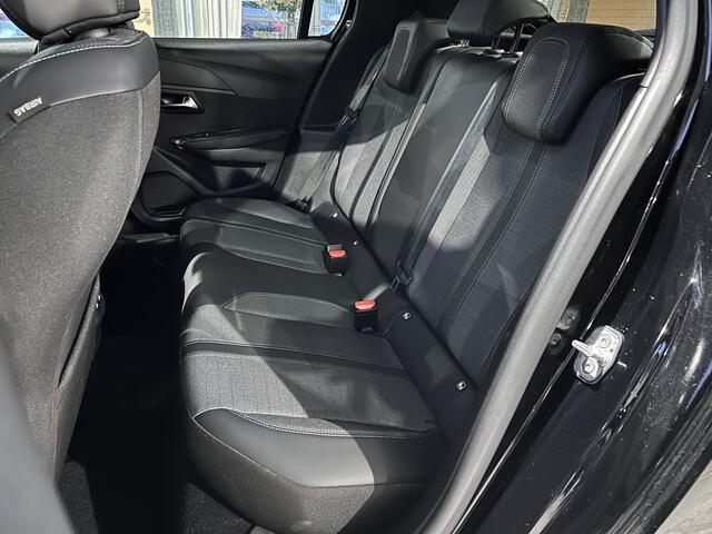 Peugeot 208 PureTech 100pk Allure | Trekhaak | Adapt. Cruise | Camera | Keyless | Stoelverwarming | Apple carplay |