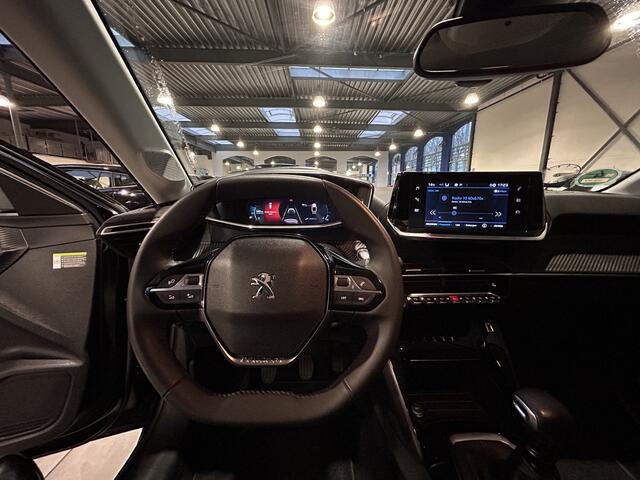 Peugeot 208 PureTech 100pk Allure | Trekhaak | Adapt. Cruise | Camera | Keyless | Stoelverwarming | Apple carplay |