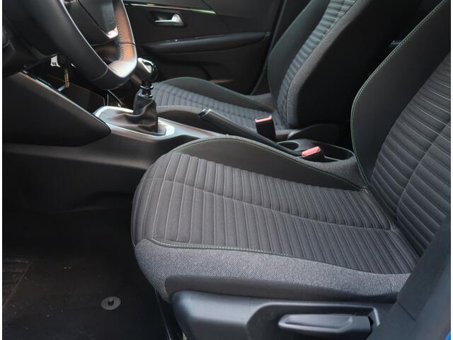 Peugeot 208 100 Pk Benzine Active * Nieuw Model * Navigatie * Airco * Cruise Control * Dab Radio * Yathzee * Draadloos Apple Car Play / Android Auto * Vingerhoets; Vierde Generatie Eersteklas Service !