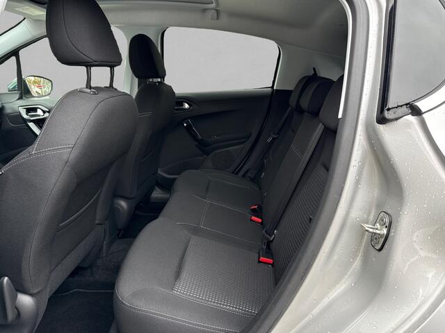 Peugeot 208 1.2 PureTech Tech Edition CRUISE / CAMERA / NAVI / PANO / CLIMATE