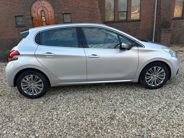 Peugeot 208 1.6 B.HDi Parkeersensoren Euro 6 Lage km