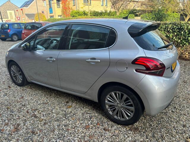 Peugeot 208 1.6 B.HDi Parkeersensoren Euro 6 Lage km