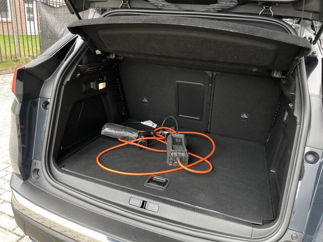 Peugeot 3008 1.6 HYbrid 181PK LEDER LMV NAVIGATIE CRUISE