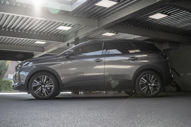 Peugeot 3008 1.6 HYbrid 225 GT / Black Pack / Schuif-/kanteldak / HiFi Audio / Stoel massage & verwarming