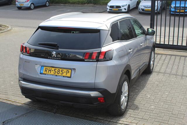 Peugeot 3008 1.2 PureTech Blue Lease Executive Navigatie/Lane assist/Cruise control/Climate control/Apple carplay/Virtual cockpit/Achteruitrijcamera/Parkeersensoren/Bluetooth/Spraakbediening/Multifunctioneel stuurwiel/17'' Lichtmetalen velgen/Elektrische ramen/Elektri