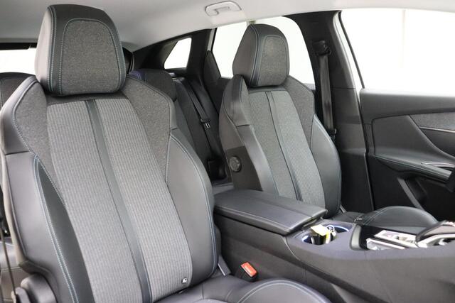Peugeot 3008 1.6 HYbrid Allure 225 Pk | Navigatie | Cruise Control | Elektronische Achterklep | Stoelverwarming | Camera Achter | Draadloos Telefoonlader