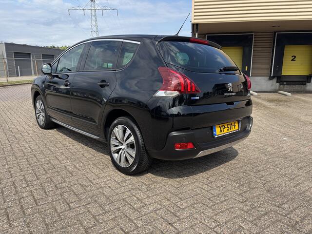 Peugeot 3008 1.2 PureTech Allure [ panodak,fm navi,camera,17``lmv,hud,pdc ]