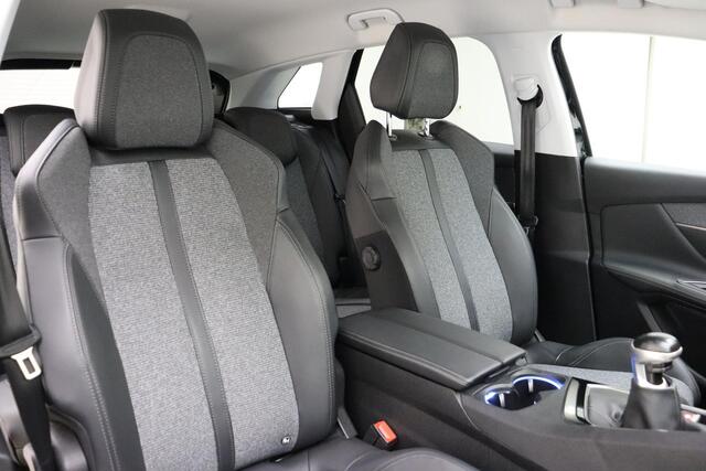 Peugeot 3008 1.2 PureTech Blue Lease Premium 130 PK | 1400 KG Trek Gewicht | Elektrische Achterklep | Navigatie | Parkeer Camera Achter | DAB+ | Start/Stop Knop | Lichtmetalen Velgen |