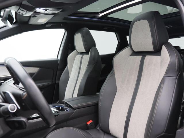 Peugeot 3008 1.6 HYbrid 225 GT | Adaptive Cruise | CarPlay | Navigatie | Bluetooth | Panoramadak | 360 Camera | 18 Inch | 75.261 Km!!