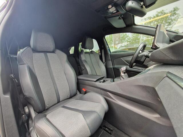 Peugeot 3008 1.2 PureTech Allure Pack | Navigatie | Climate & Cruise Control | Achteruitrijd Camera | AppleCarplay/Androidauto |