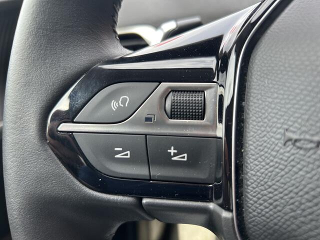 Peugeot 3008 1.6 HYbrid 225 Allure // LED // NAVI + CARPLAY // CAMERA + SENSOREN // STOELVERWARMING