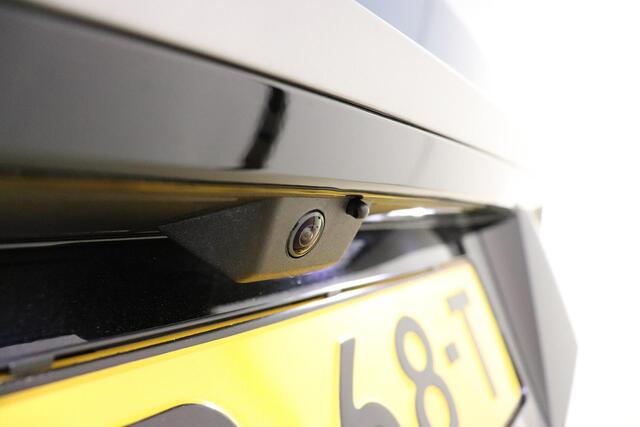 Peugeot 3008 e-3008 GT Avantage 210 73 kWh | Navigatie | Apple Carplay/Android Auto | 360° Camera | Voorstoelen elektrisch en verwarmd | Achterbank verwarmd | Cruise adaptief